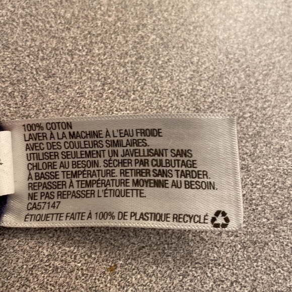 Merona - deep v-neck ladies tee. Size M - Picture 5 of 8